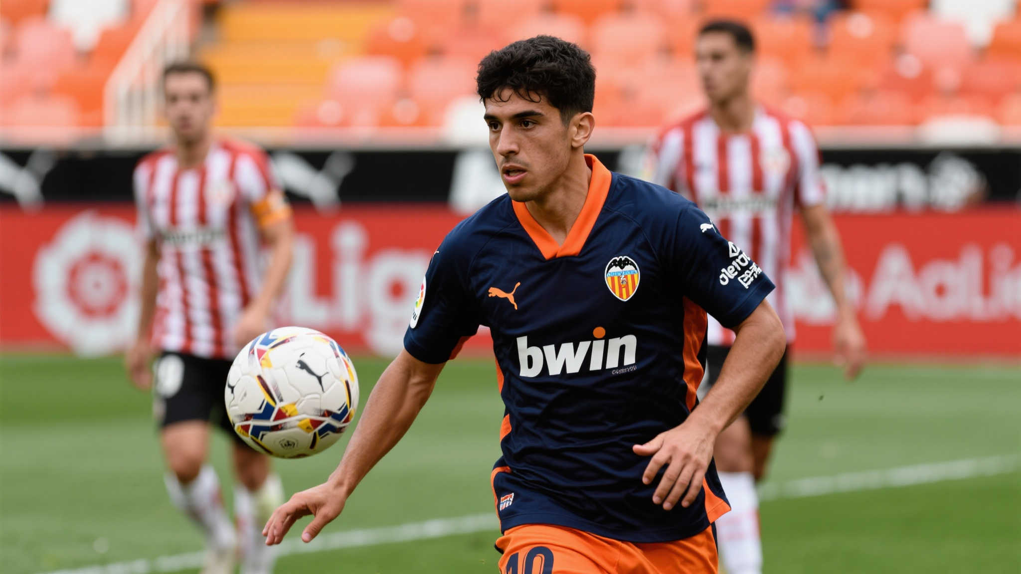 格拉纳达宣布签约瓦伦西亚梅斯塔利亚球星佩德罗-阿莱曼